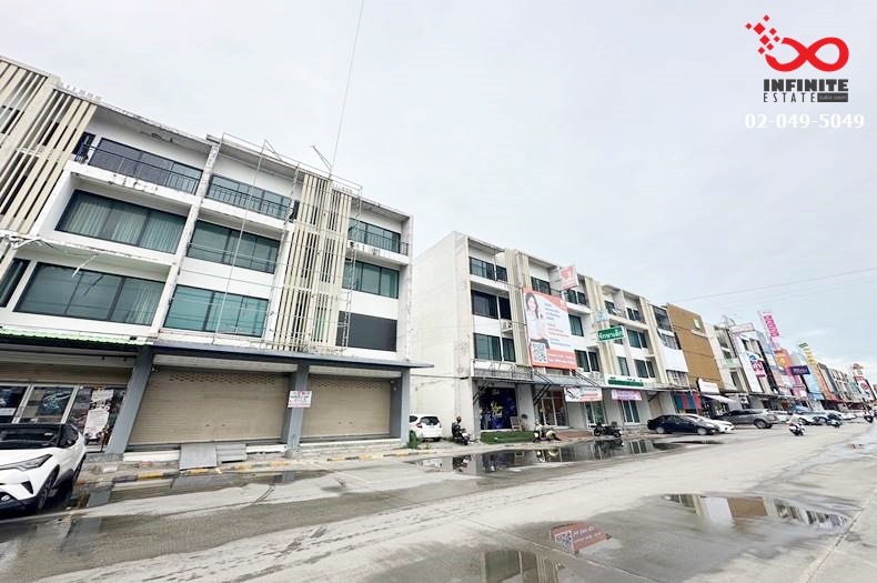 For SaleShophouseLadkrabang, Suwannaphum Airport : Commercial building for sale, 4 floors, 46.6 square meters, Fifth Avenue, Chalong Krung Road.