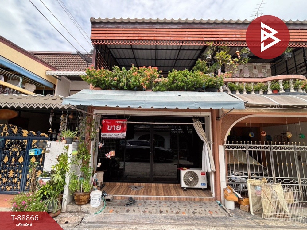 For SaleTownhouseSamut Prakan,Samrong : Townhouse for sale Rom Pho Village, Theparak, Samrong Nuea, Samut Prakan