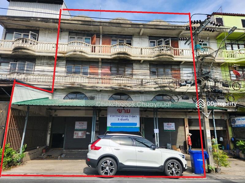 For SaleShophouseSamut Prakan,Samrong : Commercial building for sale, 3 units next to Pu Chao Saming Phrai. Land 93 wa, usable area 800 sq m., 8.5 million baht.