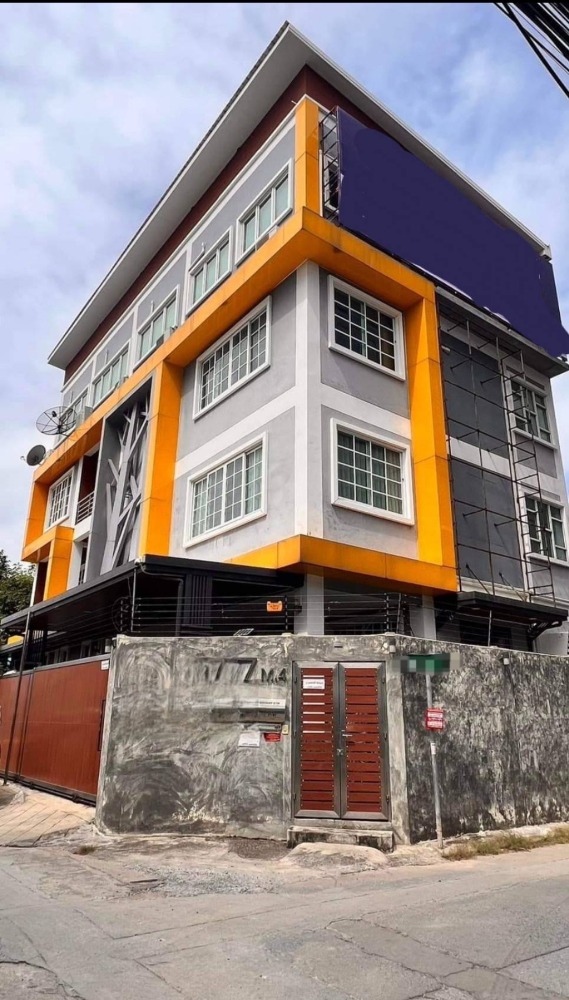 For RentHome OfficeChaengwatana, Muangthong : For sale/rent Home office, modern style, 4 floors, next to Si Rat Expressway, Chaengwattana, opposite Muang Thong, near Thai Watsadu, Impact Muang Thong Thani, near Don Mueang Airport. ,Central Chaengwattana Department Store