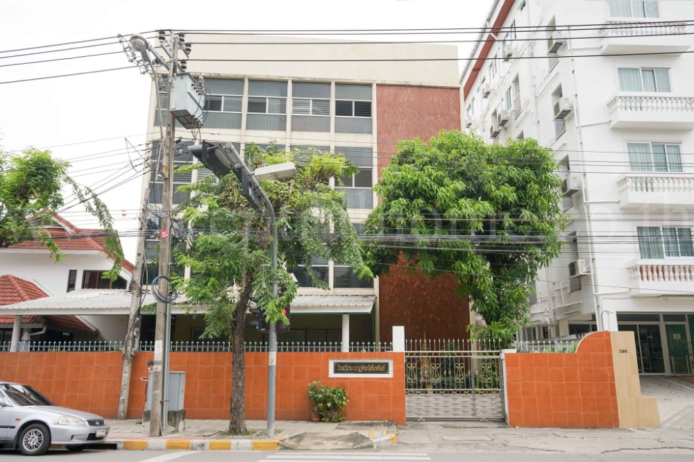 For SaleOfficeRama 8, Samsen, Ratchawat : Office building in the heart of the city, next to the road, Dusit District, with 2 buildings.