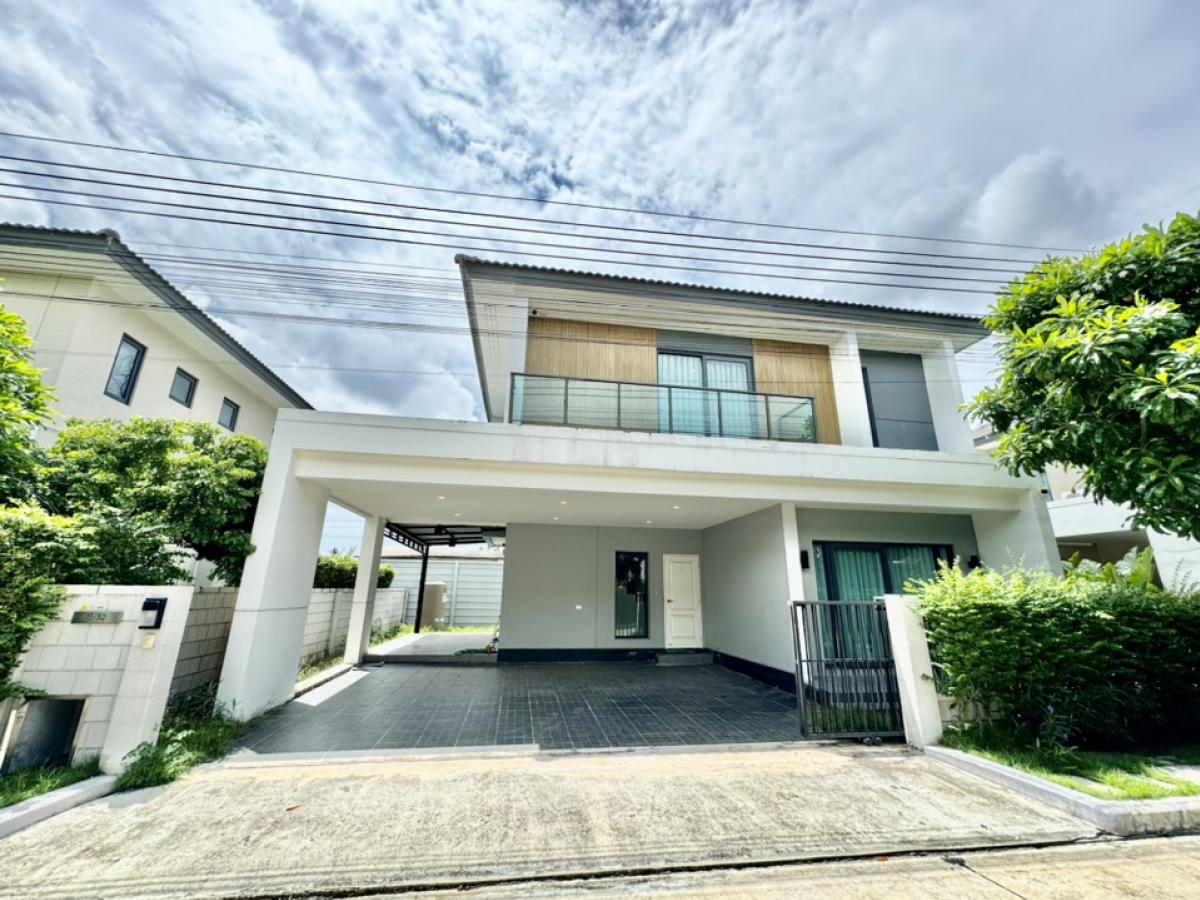 For SaleHouseRathburana, Suksawat : Single house for sale, Centro Rama 2, largest house type, 4 bedrooms, 5 bathrooms, 3 parking spaces, house in very good condition.