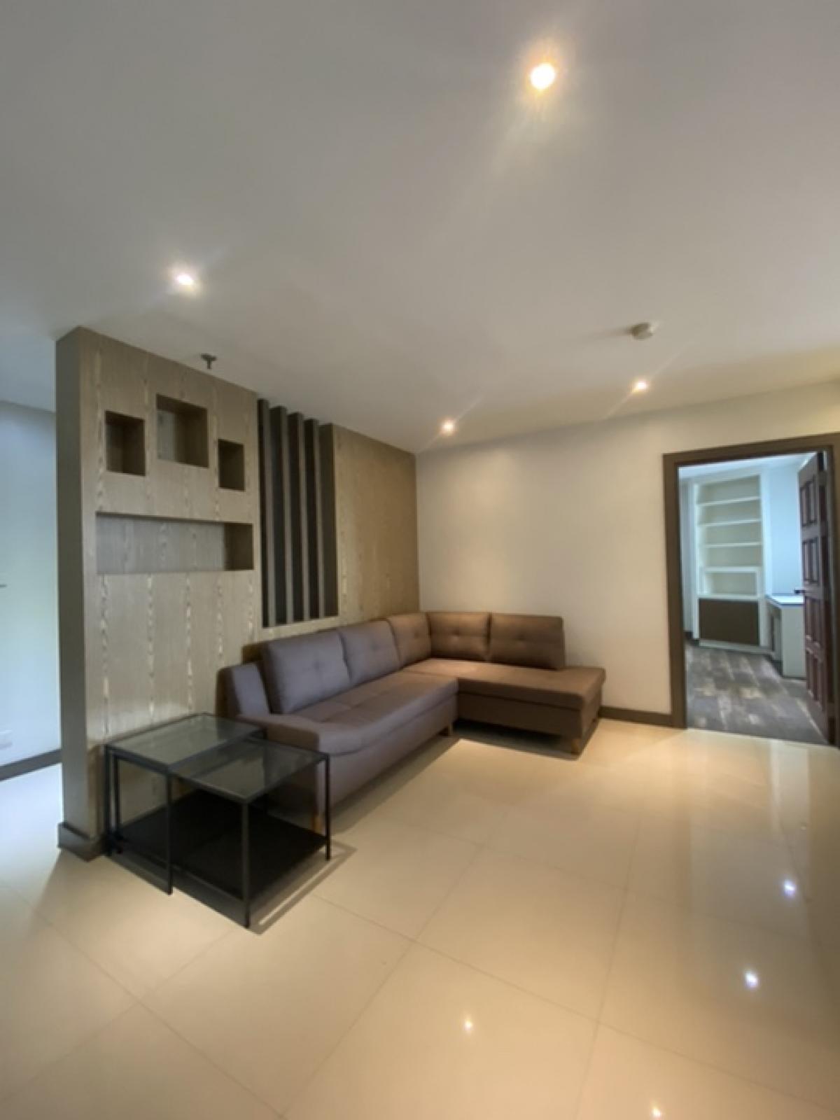 For RentCondoSukhumvit, Asoke, Thonglor : Condo for rent, fifty-fifth tower🌷, near BTS Thonglor, size 164 sq m, 2 bedrooms, 3 bathrooms, 19th floor, city view, price 55,000฿, complete furniture and electrical appliances. Ready to move in