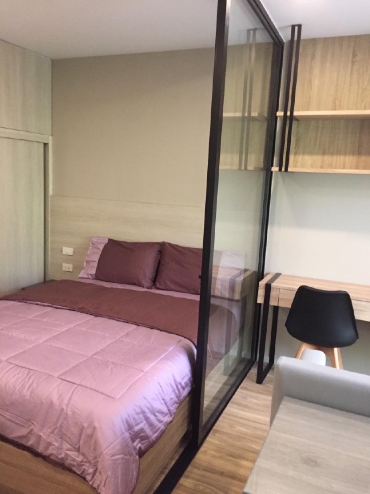 For RentCondoSathorn, Narathiwat : 🌃For rent The Blossom Sathorn- Charoenrat 1 bedroom, fully furnished ❤️⭐️ There is a shuttle service to BTS Surasak Line OA: @ladysai