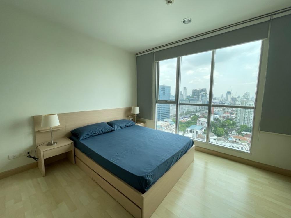 For RentCondoRatchadapisek, Huaikwang, Suttisan : Rhythm Ratchada, beautiful room, fully furnished, next to MRT Ratchada, available for rent.