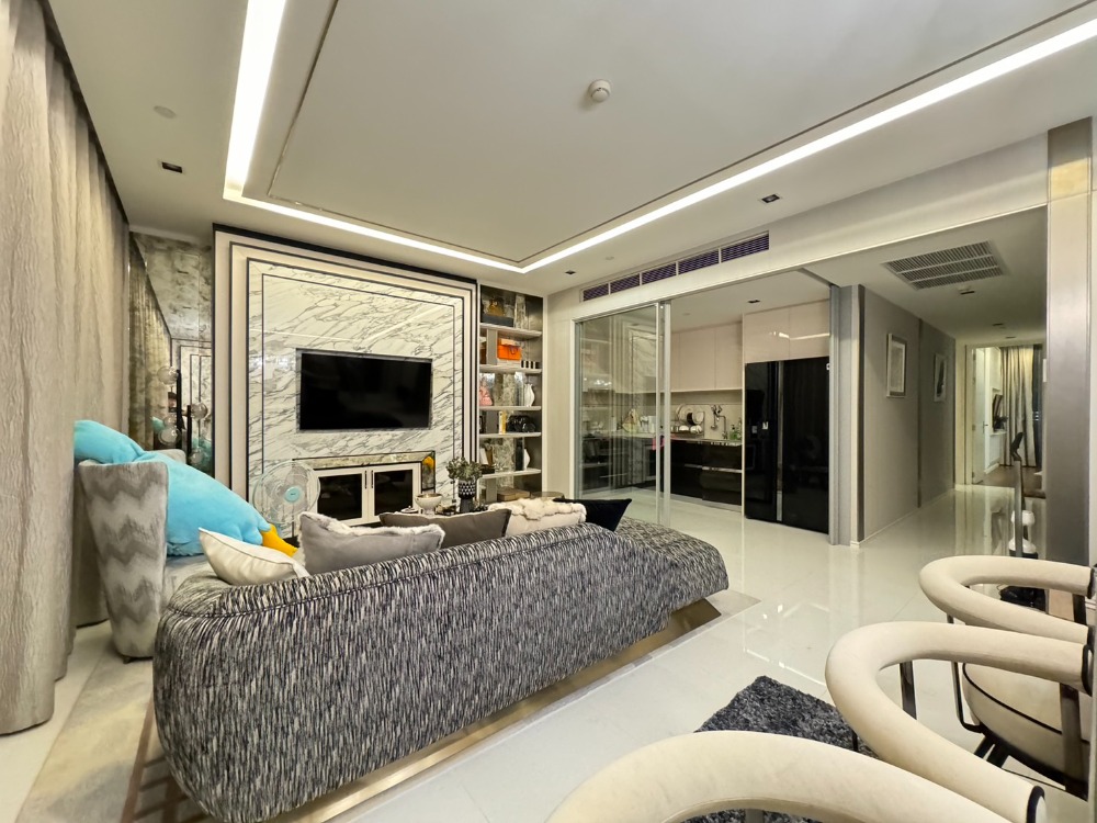 ให้เช่าคอนโดสาทร นราธิวาส : Luxury Condo Close Bts Surasak, The Bangkok Sathorn Condo, Fully Furnished , Ready to move in