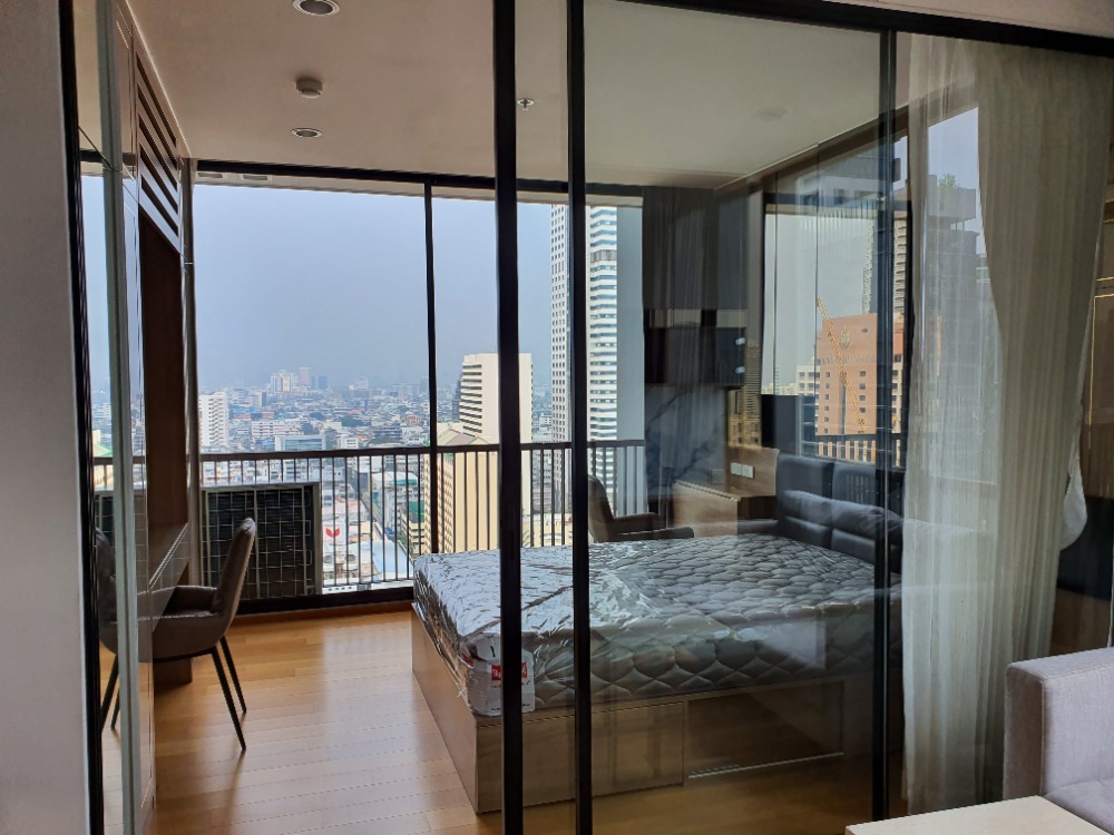 For RentCondoSathorn, Narathiwat : Noble Revo silom, available room for rent, near BTS Surasak, beautiful room, can make an appointment to view.