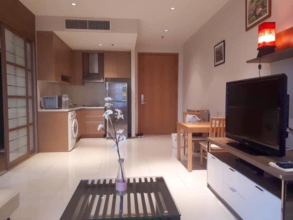 For RentCondoSukhumvit, Asoke, Thonglor : ♦ Japanese modern style ♦ 5+ Floor 48.42 sq.m. | 1 Bedroom 1 Bathroom | Near BTS Phrom Phong 4 mins., MRT Queen Sirikit National Convention Center 4 mins., K Village 4 mins.