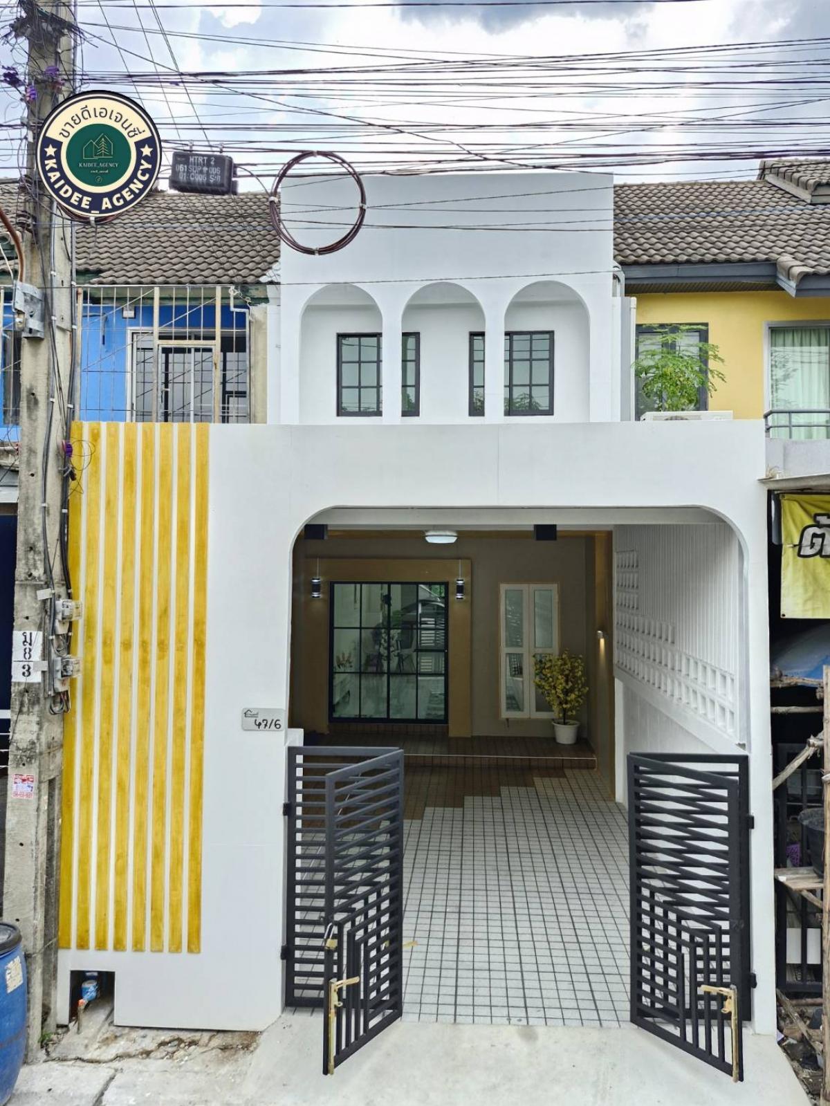 For SaleTownhouseNawamin, Ramindra : 2-story townhouse, Cattleya Ville Village, Maruay Market, Hathai Mit Market, Nai Yai Market, Safari World, Fashion Island Department Store, Lotus, Makro, Safari World Zoo, Big C.