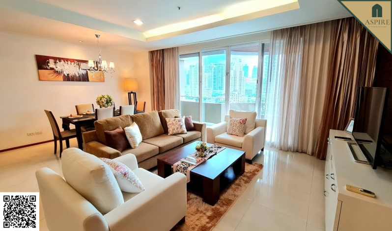 For RentCondoSukhumvit, Asoke, Thonglor : [For Rent] Special discount!!! Luxury condo, Piyathip Place Sukhumvit 39, large room, 289 Sq.m., city view in Soi Sukhumvit 39., Ready to move in, Near BTS Phrom Phong, beautifully decorated, complete with electrical app