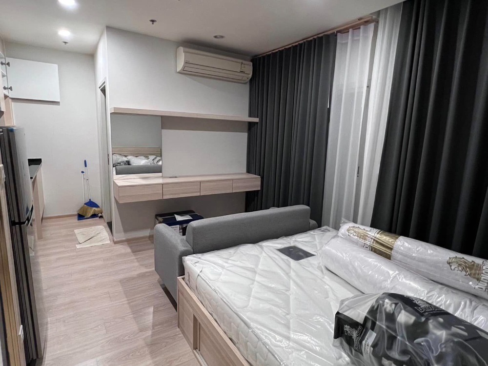 For SaleCondoRatchadapisek, Huaikwang, Suttisan : Property code Bp0353 Noble Revolve Ratchada, room size 23 sq m, 1 bedroom, 1 bathroom, 28th floor.