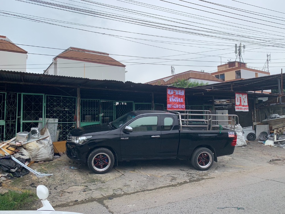 For SaleLandRatchadapisek, Huaikwang, Suttisan : Land for sale Chankasem University, land has been filled in and can be used as a warehouse.