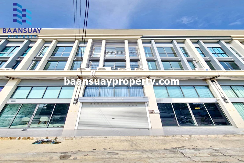 For RentShophousePathum Thani,Rangsit, Thammasat : For rent, 3 and a half storey commercial building, J-Biz Rangsit-Khlong 1, ready to move in.