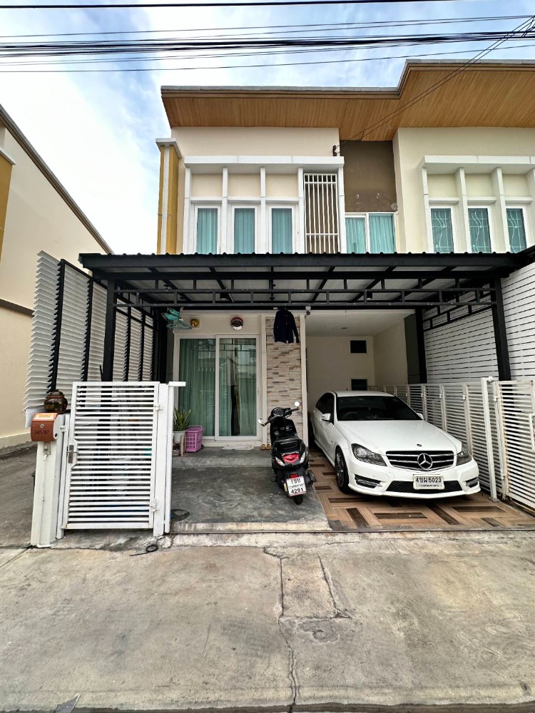 For SaleTownhouseRathburana, Suksawat : 2-story townhouse for sale, Golden Town Suksawat 30, corner house, south side, 21.4 sq m., 4 bedrooms, 3 bathrooms, near the expressway.