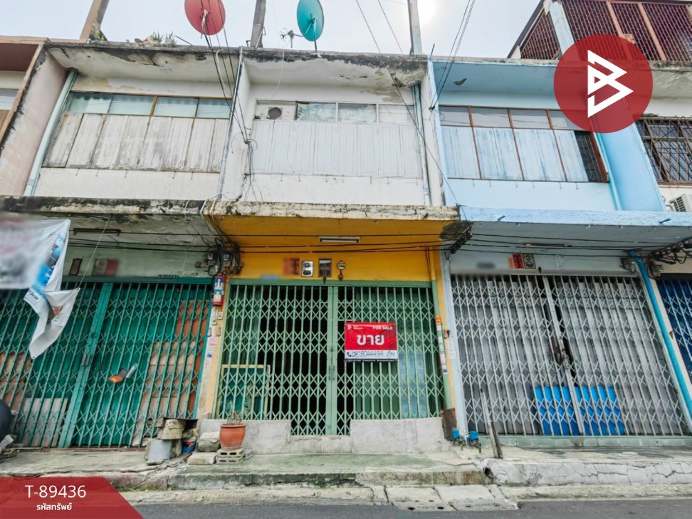 For SaleShophouseWongwianyai, Charoennakor : 3-story commercial building for sale, Soi Thet Thai 26, area 13.1 sq m, Thonburi, Bangkok.