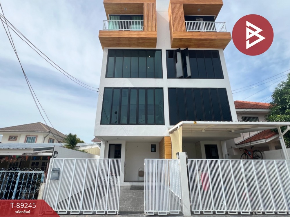 For SaleTownhouseSamut Prakan,Samrong : Townhome for sale, area 20 square meters, Samrong Nuea, Samut Prakan.