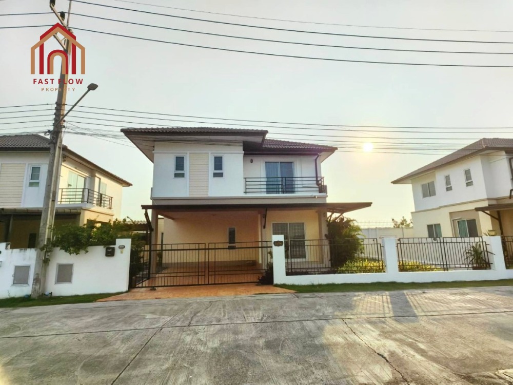 For SaleHouseChachoengsao : Single house for sale, beautiful, ready to move in, lake view, in a potential location, KC 2 Village, Suwinthawong Road. The front of the house has a view of the lake. Don't bump into anyone.