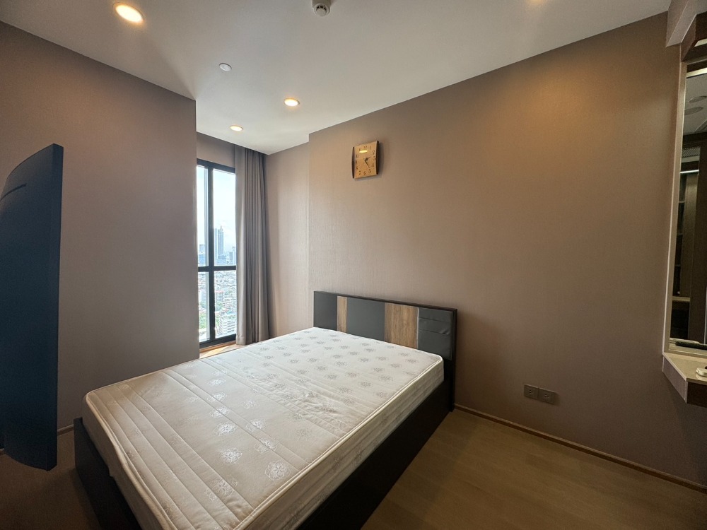 ให้เช่าคอนโดสยาม จุฬา สามย่าน : Asthon Chula Silom Rare item 1 bedroom ชั้น 30 ขนาด 34 ตารางเมตรมีผนังกั้น