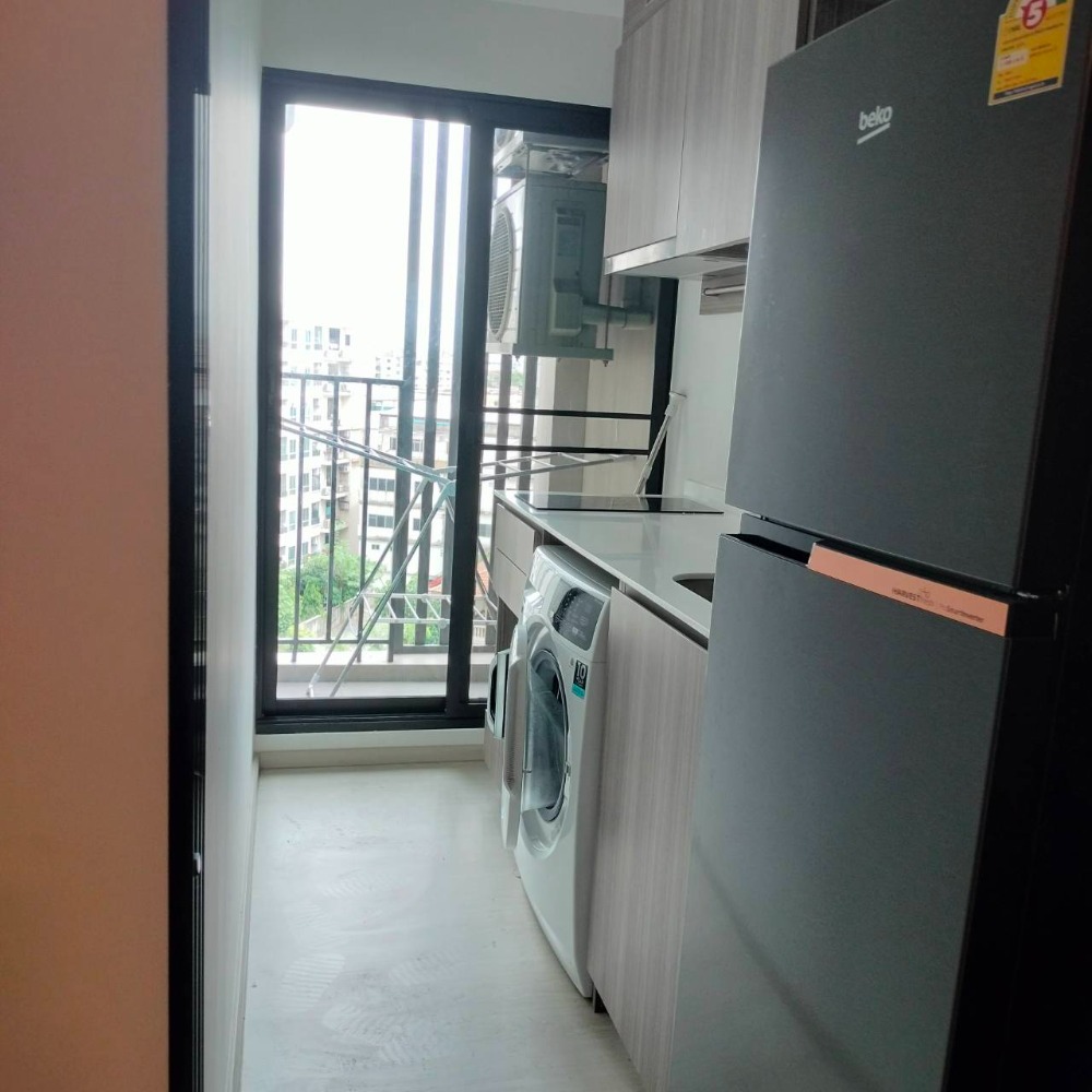 For SaleCondoVipawadee, Don Mueang, Lak Si : For Sell Urgent sale!!! Beautiful room, good price, ready to move in, no tenants attached. You can make an appointment to view every day at 0909862154.