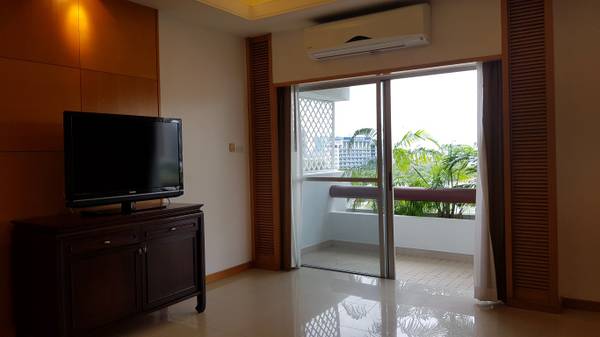 For RentCondoSathorn, Narathiwat : The apartment allows pets. Sathorn-Rama 4 area, size 2 bedroom, 2 bathroom, area approximately 180 sq m.