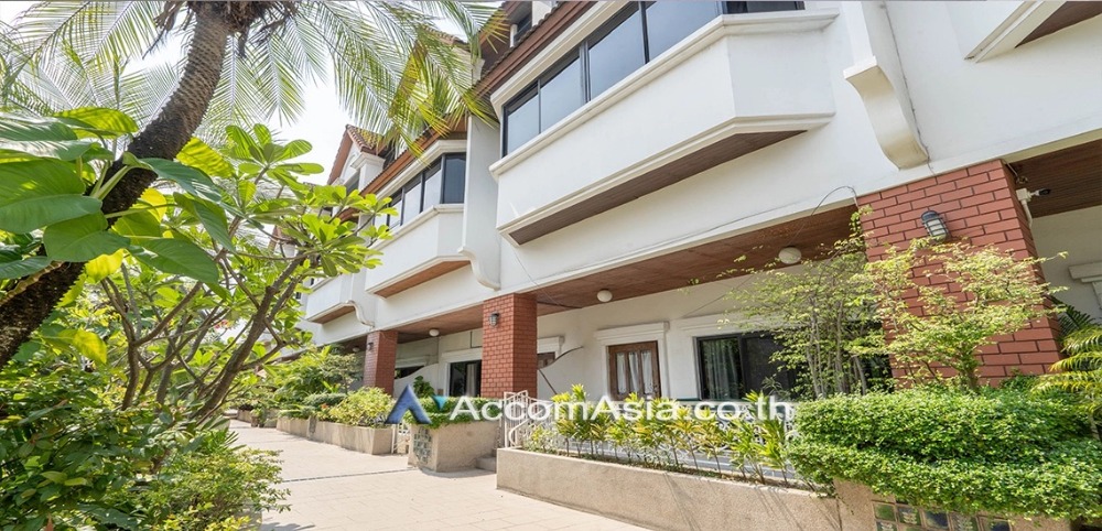 ให้เช่าทาวน์เฮ้าส์/ทาวน์โฮมสุขุมวิท อโศก ทองหล่อ : 4 Bedrooms Townhouse for Rent in Sukhumvit, Bangkok near BTS Ekkamai at Lotus Point Ekkamai (AA22196)