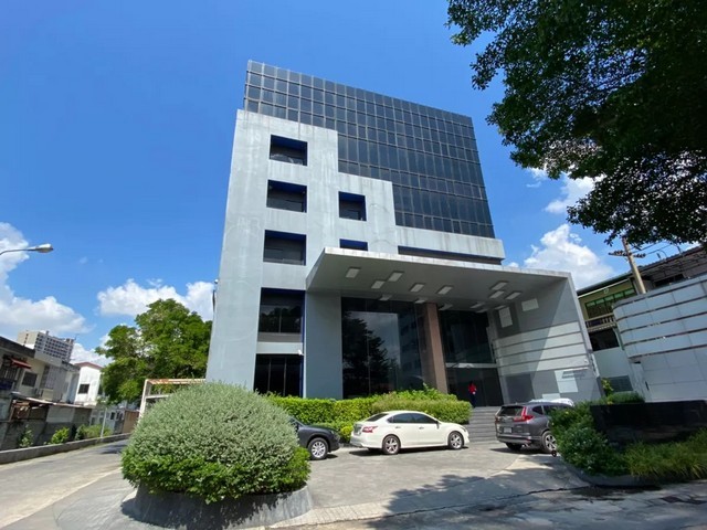 For SaleShowroomLadprao, Central Ladprao : Code C6265 Office building for sale, 6 floors, area 394 square meters, Chet Chotisak Building 1, Lat Phrao 15.