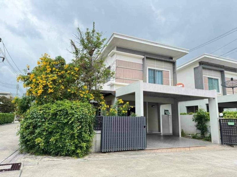 For SaleHouseSriracha Laem Chabang Ban Bueng : Semi-detached house for sale, Life Valley Village, Sriracha, Khao Nam Sap - Nine Kilo.