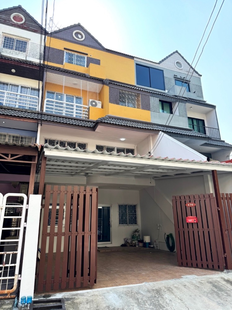 For SaleTownhousePattanakan, Srinakarin : For sale-rent, 4-story townhome, Warathorn Ville Village, Phatthanakan 44, beautiful, cheap, good location, interested contact Line @841qqlnr