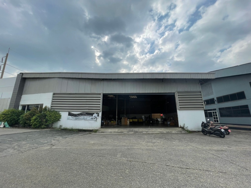 For RentWarehouseBang kae, Phetkasem : Warehouse for rent, usable area 400 square meters, purple area, on Petchkasem Road, inbound to Bangkok, near Amway Sam Phran