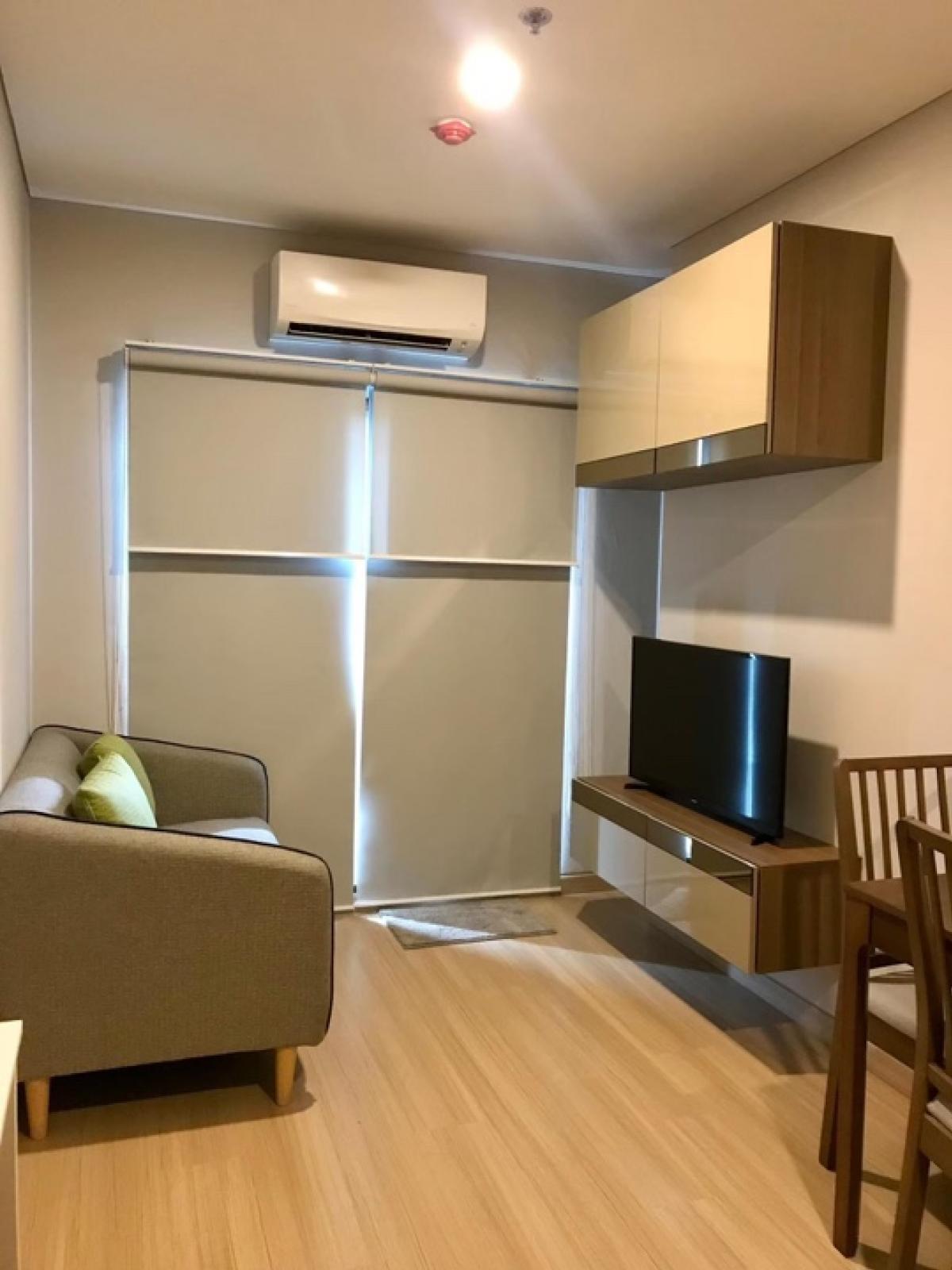 For RentCondoRama9, Petchburi, RCA : 🟡Available early January 2025🟡Lom Pini Suite• Phetchaburi🍀Beautiful view• 12th floor 🍀1- bedroom 27 sq m•🍀Fully furnished🔻With washing machine🔻