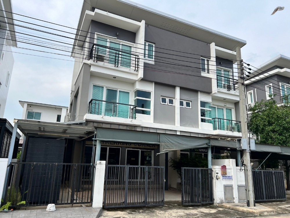 For RentHome OfficeVipawadee, Don Mueang, Lak Si : Office with warehouse near Don Mueang Airport, 4 bedrooms, 8 bathrooms, can register a company