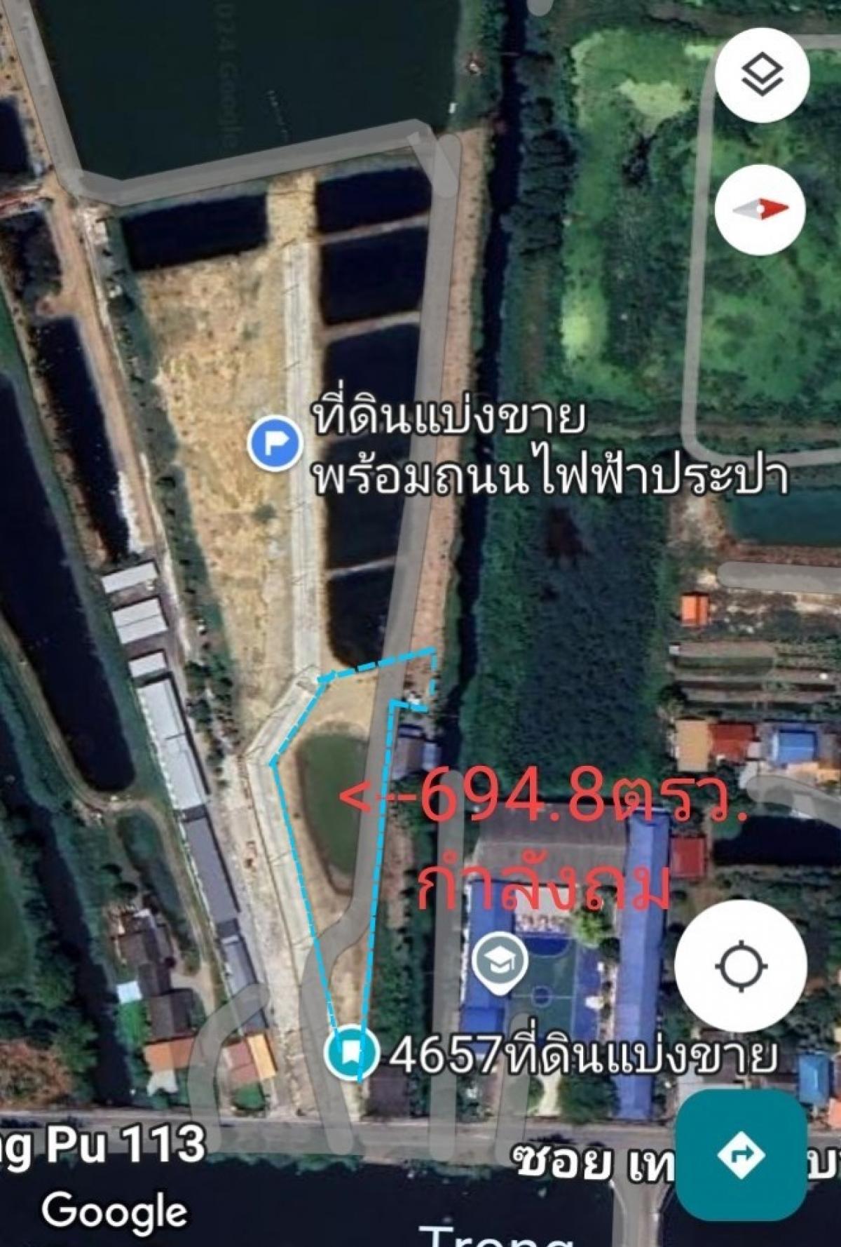 For RentLandSamut Prakan,Samrong : Land for rent 694.8 sq m., beautiful location. Its like being next to a main road. Long term or short term Width next to concrete road 134m.