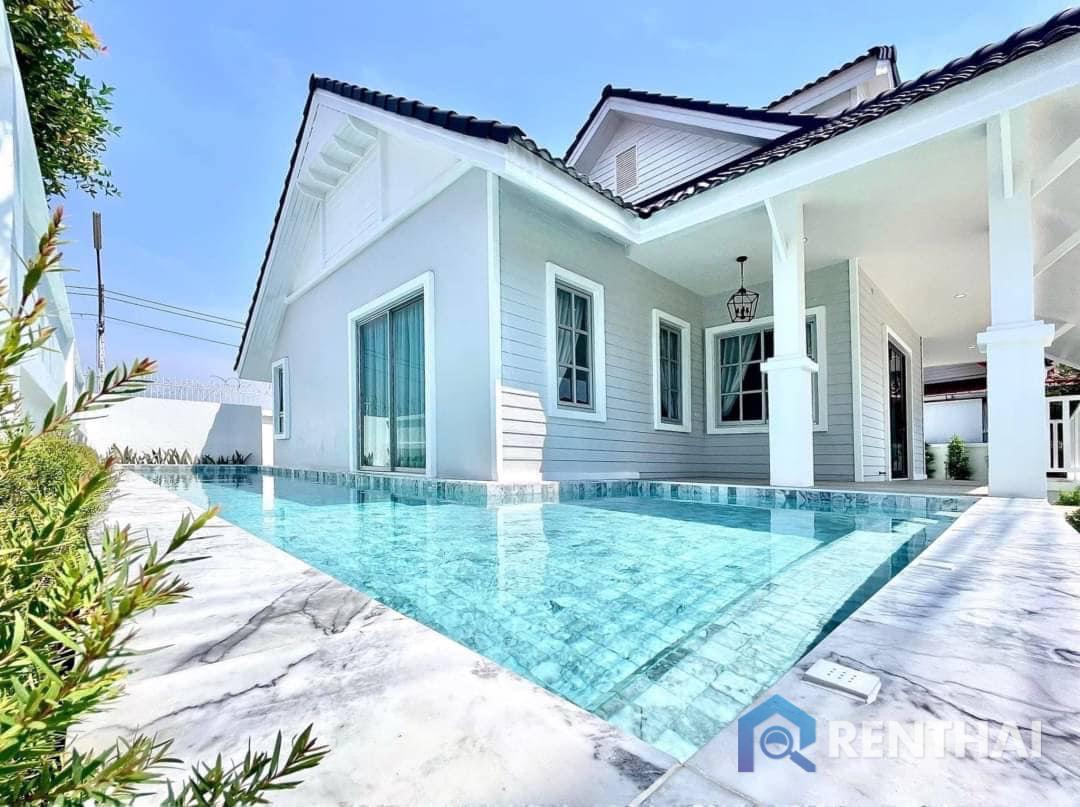 For SaleHousePattaya, Bangsaen, Chonburi : Beautiful 3-Bed Pattaya Home comes with private pool