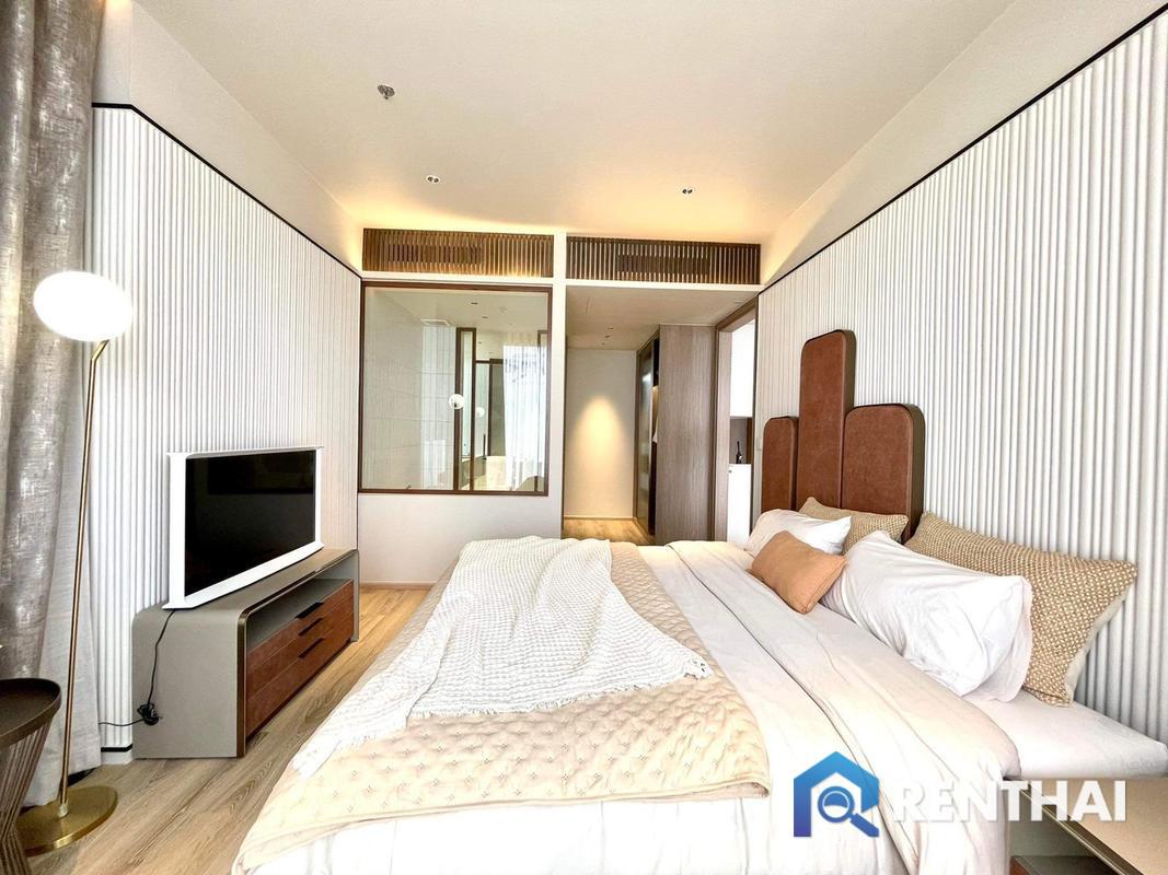 For SaleCondoPattaya, Bangsaen, Chonburi : Direct Sea View 2-bed Condo in Pattayas Arom Jomtien,