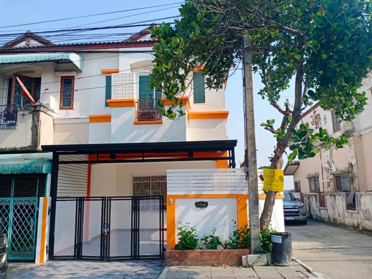 For SaleTownhousePathum Thani,Rangsit, Thammasat : 🏡 Townhouse for sale, Long Corner, newly renovated. KC Cluster Village Lam Luk Kanimit Mai, near Khlong Paet