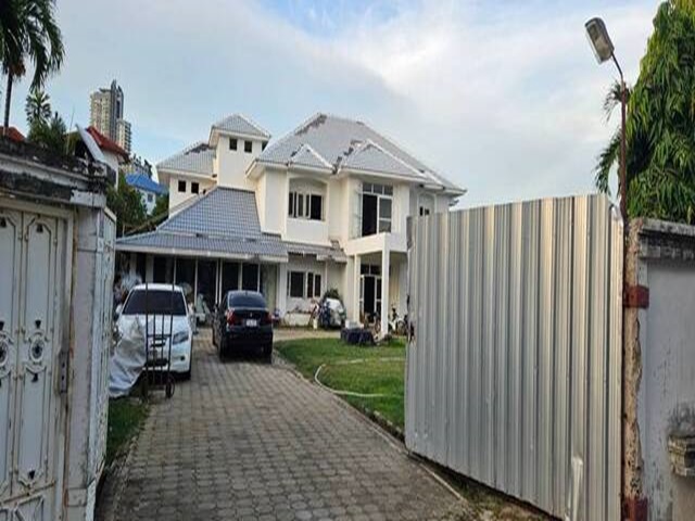 For SaleHousePattaya, Bangsaen, Chonburi : 2-story house for sale with land as is, on an area of ​​1 rai 29 sq m, good location, convenient travel, near department stores. and tourist attractions, Bang Lamung District, Chonburi Province