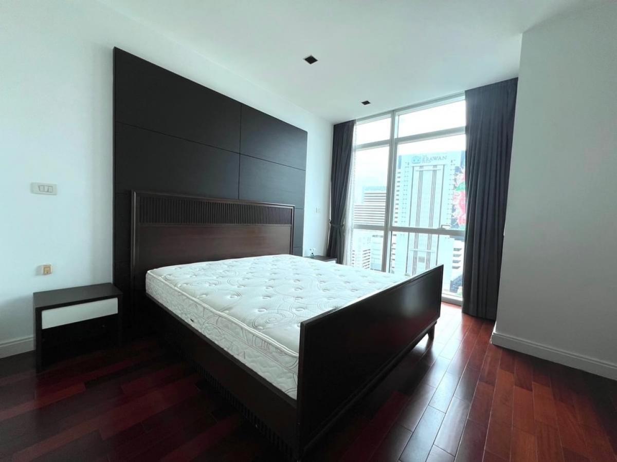 For SaleCondoWitthayu, Chidlom, Langsuan, Ploenchit : SALE/RENT Athenee Residence Condo, 2 bedrooms, 2 bathrooms + 1 guest bathroom, usable area size 120 sq m, fixed carpark for 2 cars, special for this unit only.