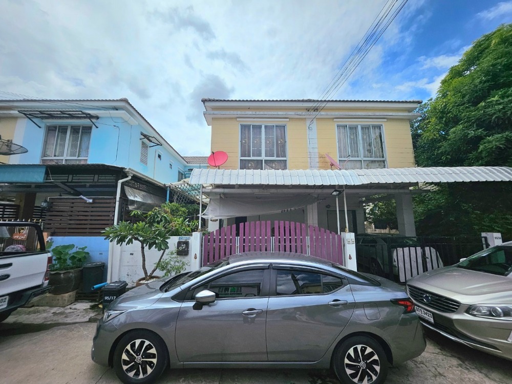 For SaleTownhouseRathburana, Suksawat : Semi-detached house for sale, Sirikarn Village, Phutthabucha 36, ​​prime location, free transfer‼️