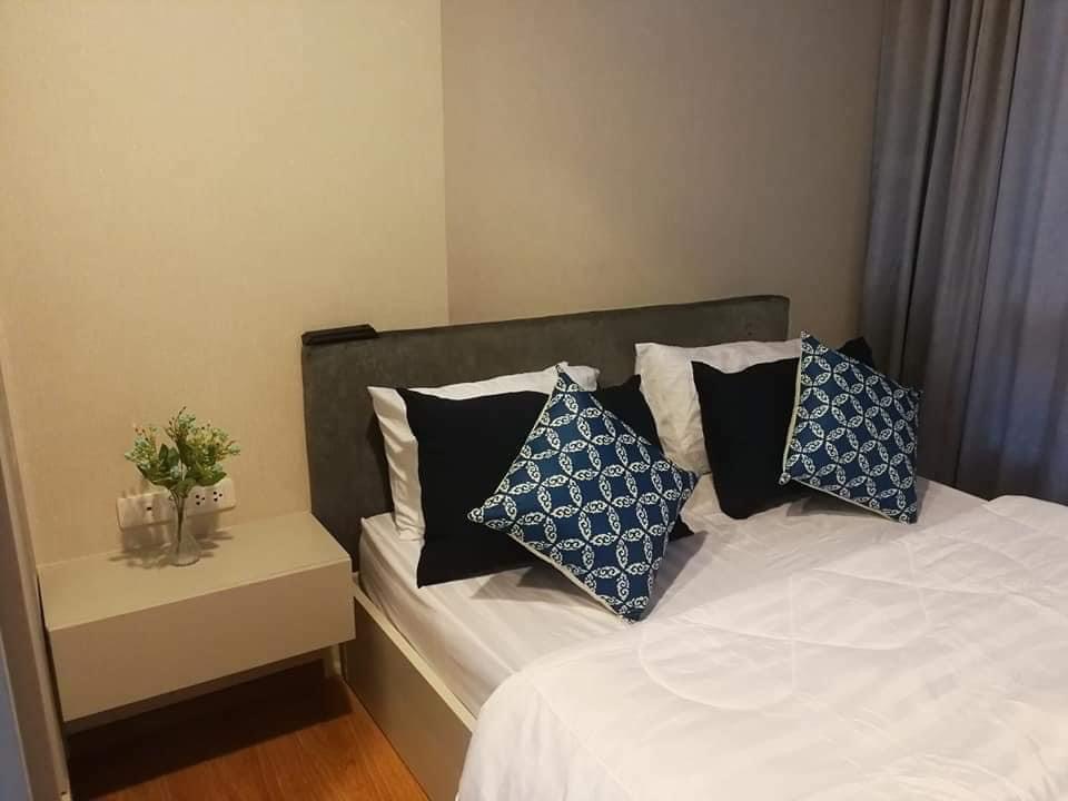 For RentCondoOnnut, Udomsuk : For rent: The Base S77, On Nut area condo, near BTS, shopping mall, convenient transportation, room size 30 sq m, 25th floor, complete furniture and appliances.