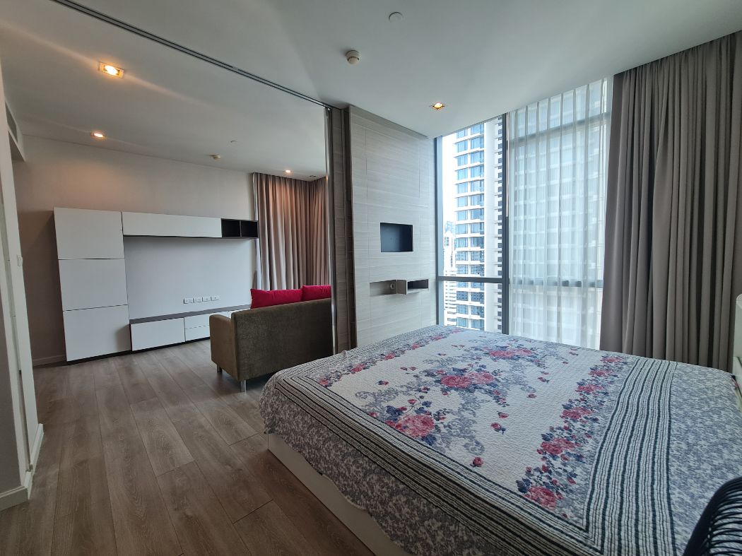 For SaleCondoSukhumvit, Asoke, Thonglor : Condo for sale THE ROOM Sukhumvit 21, 50 sq m., opposite Grammy Asoke building