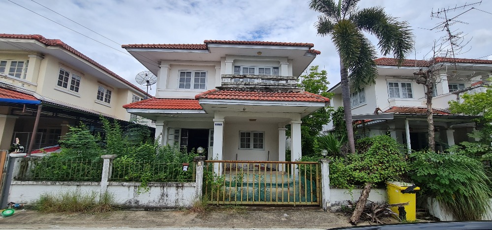 For SaleHouseRathburana, Suksawat : Cheap single house for sale, Wiset Suk Nakhon, Pracha Uthit 90, near Sarasas Witaed Suksa School, Village Hub Pracha Uthid.