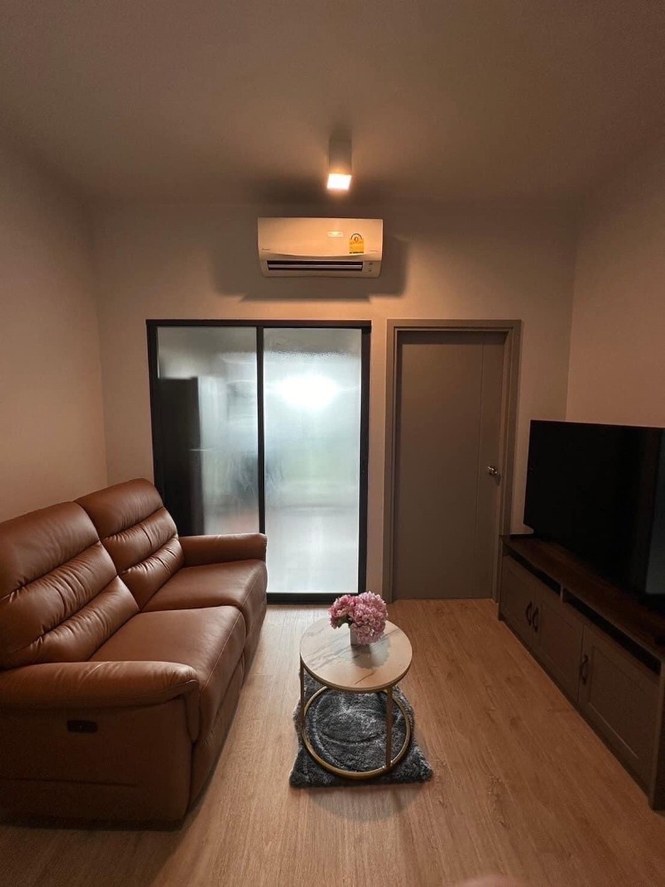 For RentCondoRama9, Petchburi, RCA : For rent: Ideo New Rama 9. For more information, add Line ID: @graceproperty (with @)