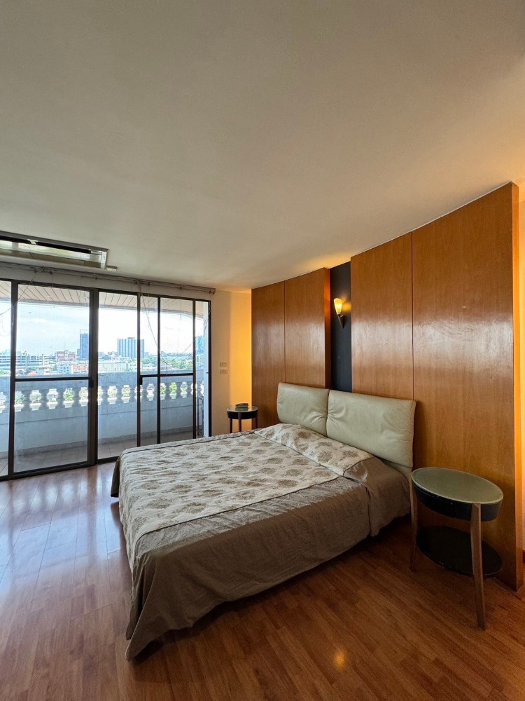 For SaleCondoLadprao, Central Ladprao : S-TRGP101 Condo for sale, The Regency Phahonyothin 19, 6th floor, area 350 sq m., 4 bedrooms, 5 bathrooms, 30 million, 064-959-8900