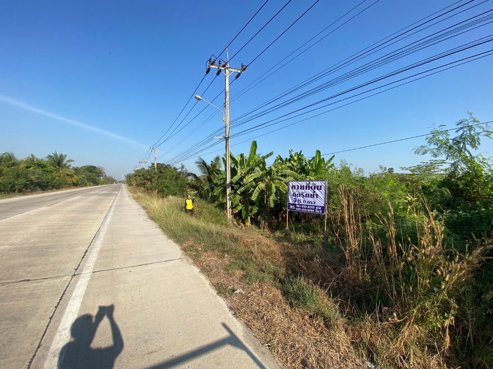 For SaleLandNonthaburi, Bang Yai, Bangbuathong : 🎉Urgent sale of waterfront land. Next to Phra Phimon Canal, size 3 -0-11.1 rai, Khun Si Subdistrict, Sai Noi District, Nonthaburi Province, front next to a rural road, weight 3017, 3.7 million baht per rai, suitable for making a garden house next to the w