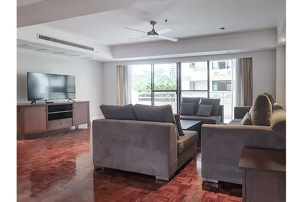 ให้เช่าคอนโดสุขุมวิท อโศก ทองหล่อ : Family friendly 4 bedroom apartment