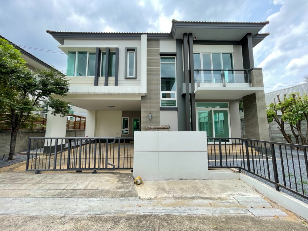 For SaleHousePinklao, Charansanitwong : Corner detached house for sale Near the entrance and exit point of Ratchaphruek Expressway, only 500 meters. New house. You can inquire.