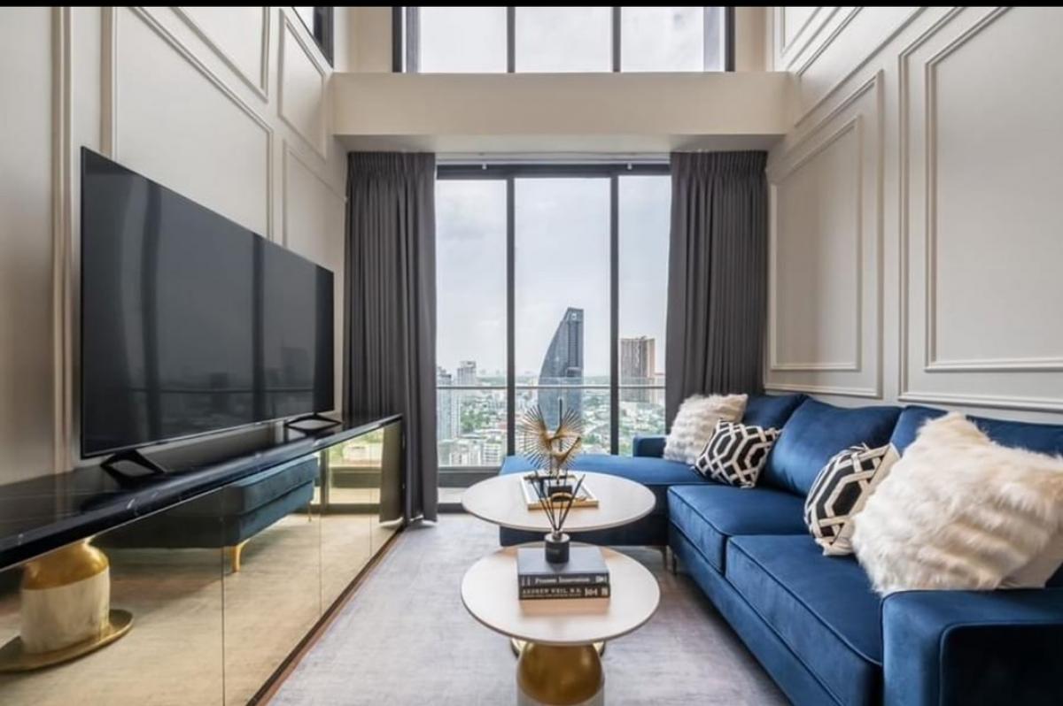 For SaleCondoSukhumvit, Asoke, Thonglor : 📢👇 Sell with tenant til 21/8/25
JUNIOR PENTHOUSE DUPLEX for rent and sale in one of luxury condo in Sukhumvit , Thonglor area, unblocked view, nice decoration.close to BTS