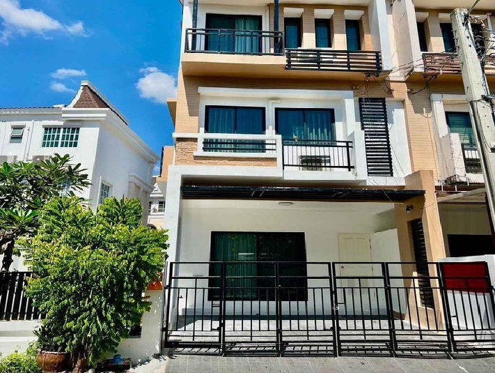 For RentTownhouseKaset Nawamin,Ladplakao : For Rent, 3-storey townhouse for rent, Time Home Village, Hua Mak Soi 21, Time Home Hua Mak 21, fully furnished, air-conditioning throughout the house, very beautiful, suitable for living or Home Office.