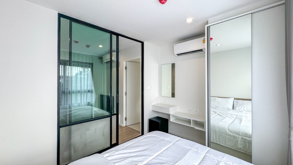 For RentCondoPattanakan, Srinakarin : For rent: ICONDO Active Phatthanakan, Building A, 3rd floor, price 10,000 baht, beautiful, brand new room, clean, minimalist.