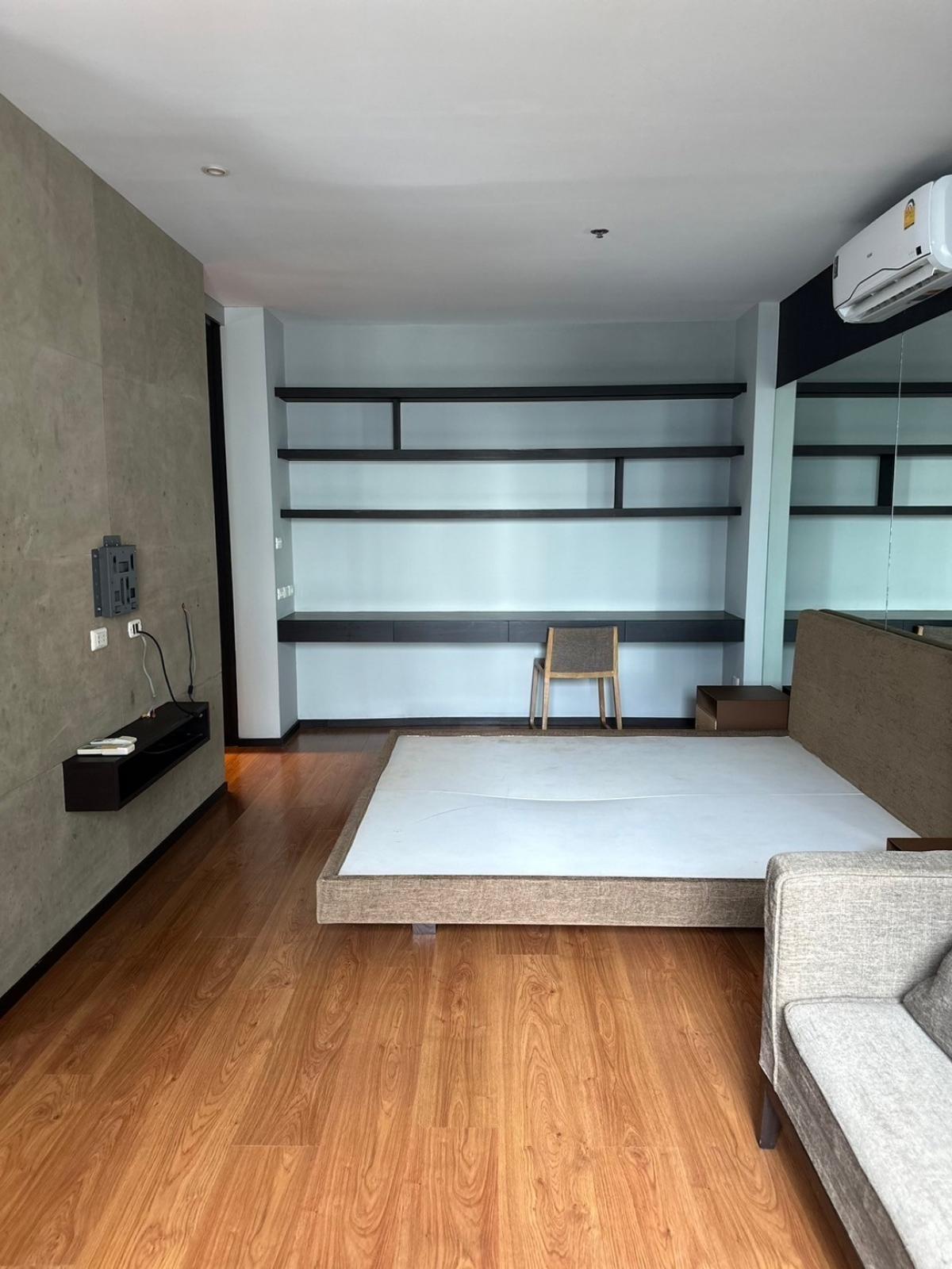 For RentCondoSukhumvit, Asoke, Thonglor : For rent condo one x 50sqm. Only 23000 please line paolin1